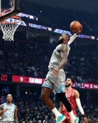 开云官方平台-言语和行动双重“敲打”湖人，詹姆斯有头脑也有实力