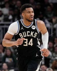 开云中国区-NBA东西部前十全出炉：榜首之争激烈 雄鹿领衔十队无缘季后赛